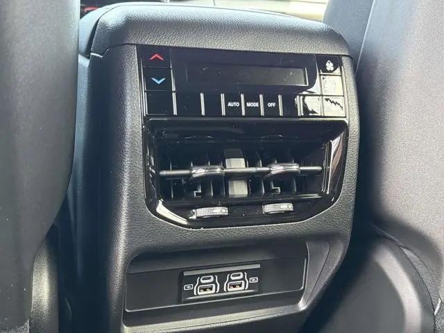 2026 Jeep Grand Cherokee L Altitude 4x2