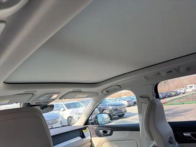 2026 Volvo XC60 Plug-In Hybrid Ultra, T8 AWD Electric/Gasoline, Dark