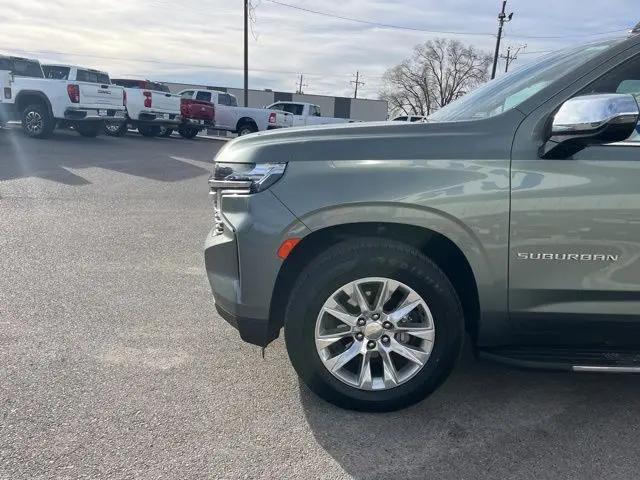 2023 Chevrolet Suburban 4WD Premier