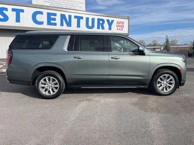 2023 Chevrolet Suburban 4WD Premier