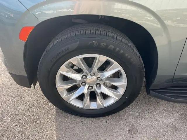 2023 Chevrolet Suburban 4WD Premier