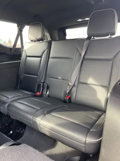 2023 Chevrolet Suburban 4WD Premier