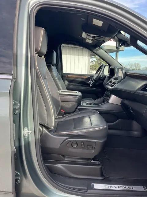 2023 Chevrolet Suburban 4WD Premier