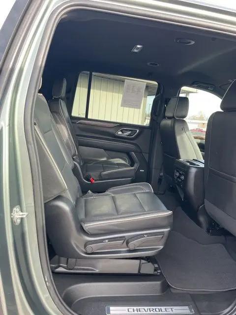 2023 Chevrolet Suburban 4WD Premier