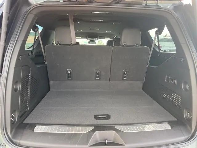 2023 Chevrolet Suburban 4WD Premier
