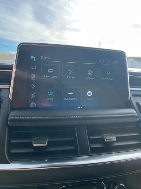 2023 Chevrolet Suburban 4WD Premier