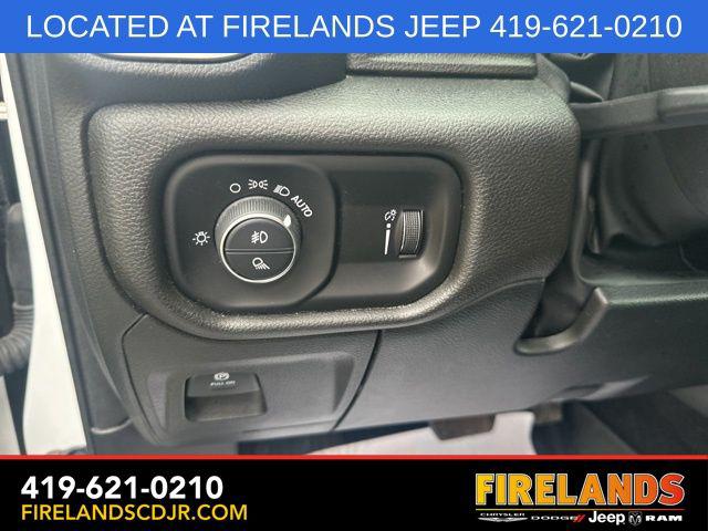 2025 Ram 1500 Big Horn Crew Cab 4x4 64 Box