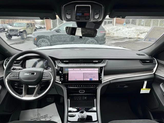 2026 Jeep Grand Cherokee L Altitude 4x4