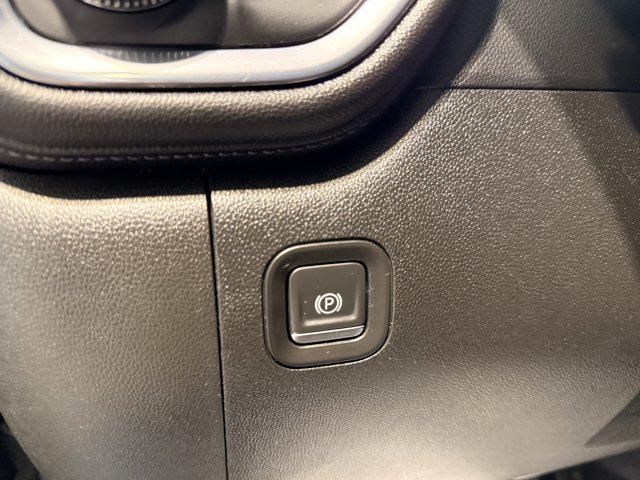 2022 GMC Sierra 1500 Limited 4WD Crew Cab Short Box Elevation