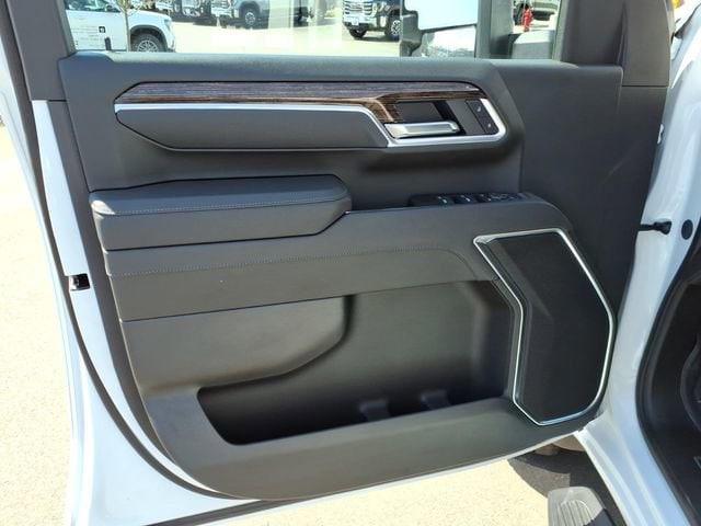2025 GMC Sierra 2500HD 4WD Crew Cab Standard Bed SLE