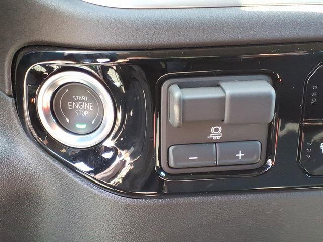 2025 GMC Sierra 2500HD 4WD Crew Cab Standard Bed SLE