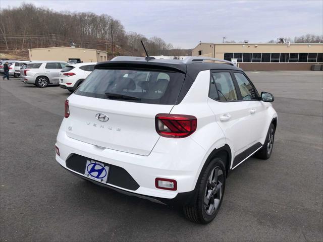 2026 Hyundai Venue SEL w/Two-Tone Roof