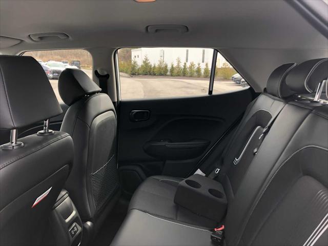 2026 Hyundai Venue SEL w/Two-Tone Roof