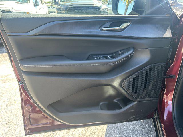 2026 Jeep Grand Cherokee Altitude 4x2
