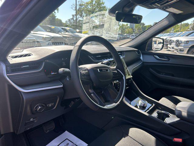 2026 Jeep Grand Cherokee Altitude 4x2
