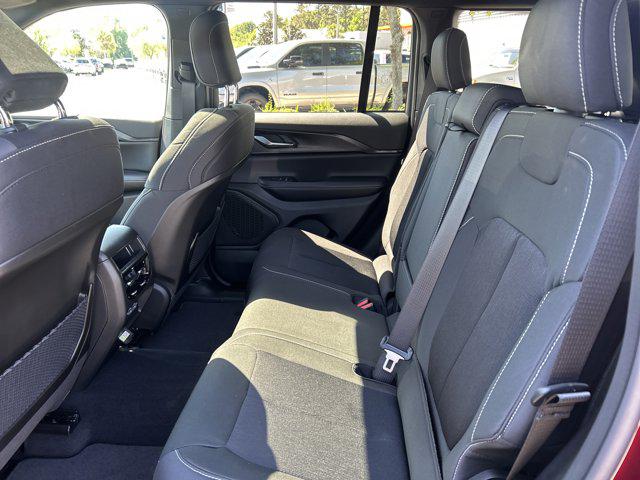 2026 Jeep Grand Cherokee Altitude 4x2