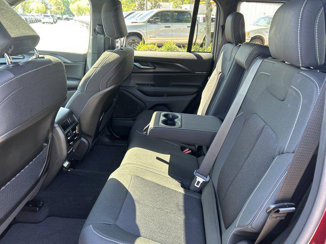 2026 Jeep Grand Cherokee Altitude 4x2