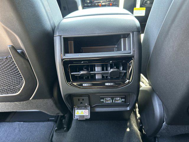 2026 Jeep Grand Cherokee Altitude 4x2