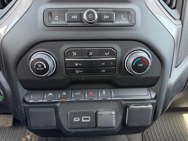2024 Chevrolet Silverado 1500 4WD Crew Cab Short Bed Custom