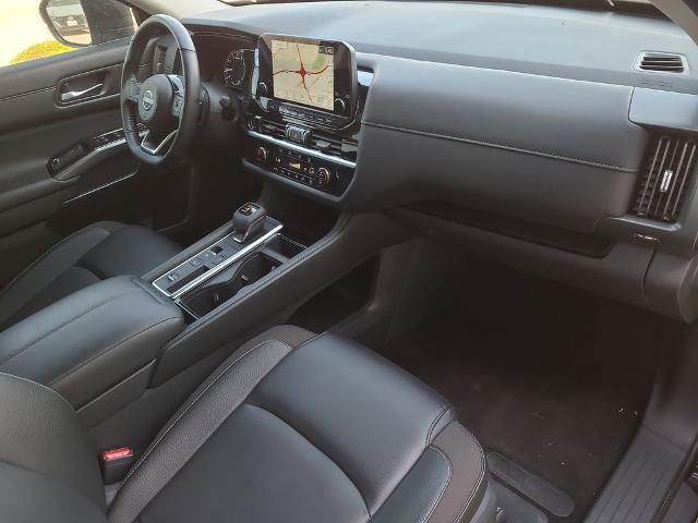 2024 Nissan Pathfinder SL FWD