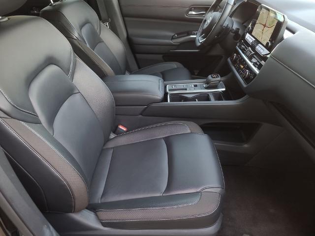 2024 Nissan Pathfinder SL FWD