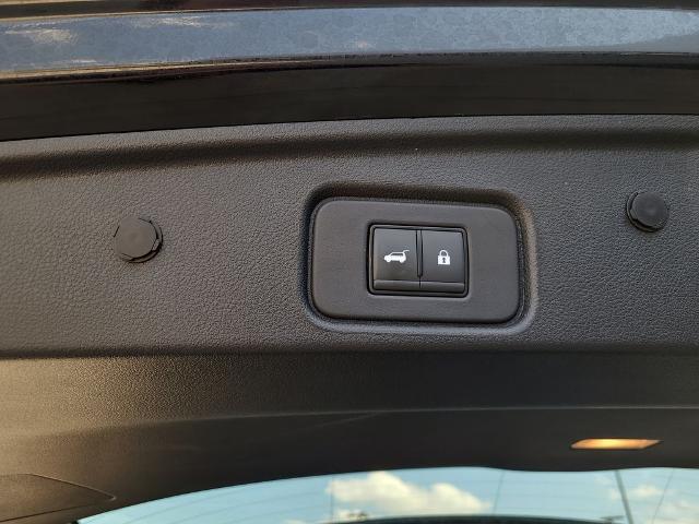 2024 Nissan Pathfinder SL FWD