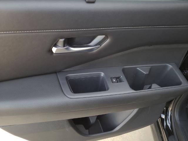 2024 Nissan Pathfinder SL FWD