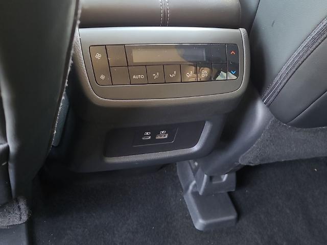 2024 Nissan Pathfinder SL FWD
