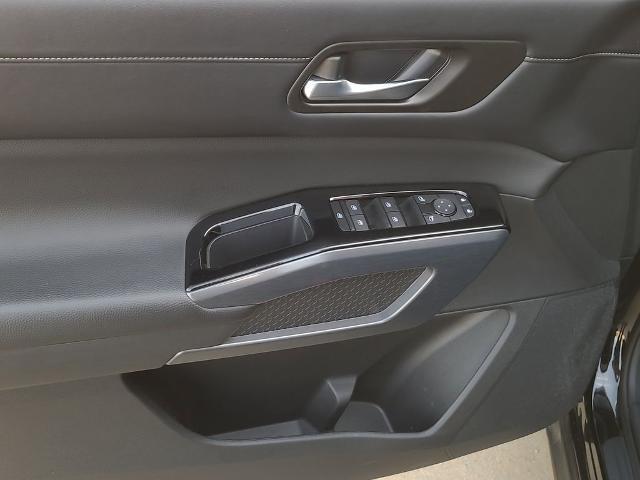 2024 Nissan Pathfinder SL FWD