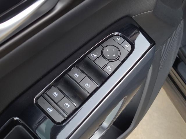 2024 Nissan Pathfinder SL FWD