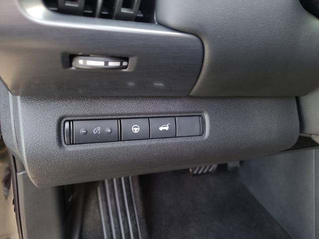 2024 Nissan Pathfinder SL FWD