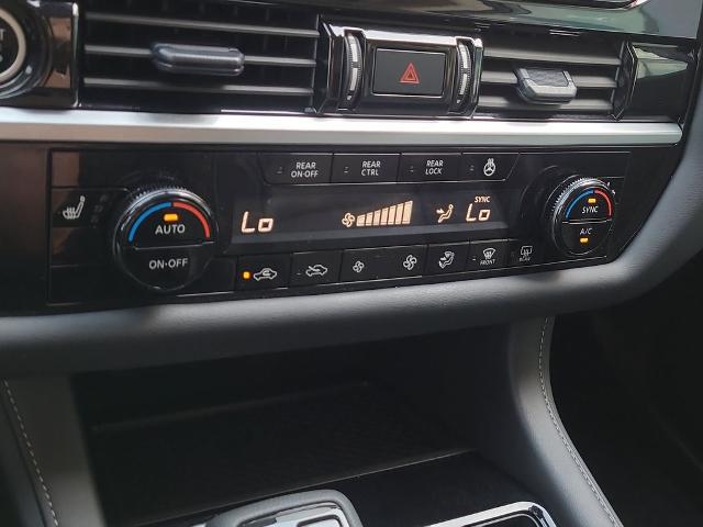 2024 Nissan Pathfinder SL FWD