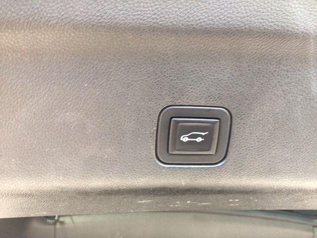 2023 GMC Yukon 4WD Denali