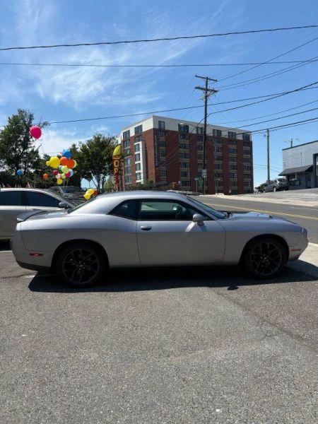 2017 Dodge Challenger SXT