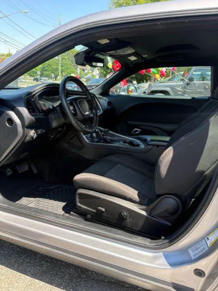 2017 Dodge Challenger SXT