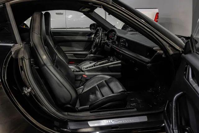 2020 Porsche 911 Carrera Cabriolet