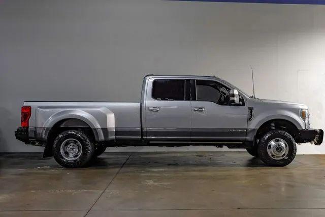2022 Ford F-350 LARIAT