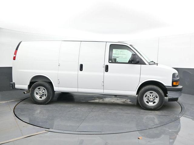 2026 Chevrolet Express Cargo Van 2500 Regular Wheelbase, WT, RWD
