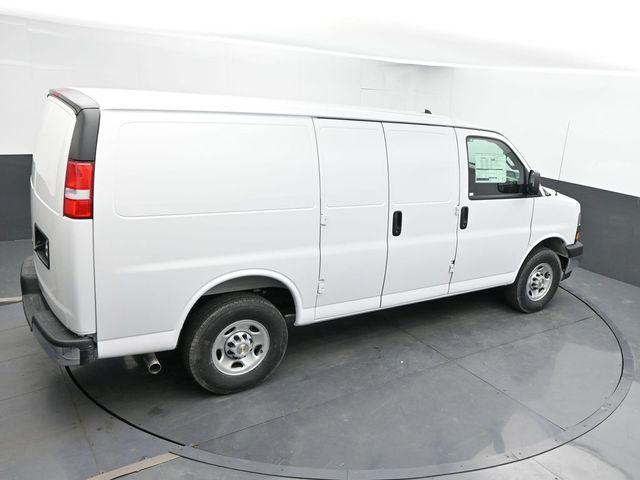 2026 Chevrolet Express Cargo Van 2500 Regular Wheelbase, WT, RWD