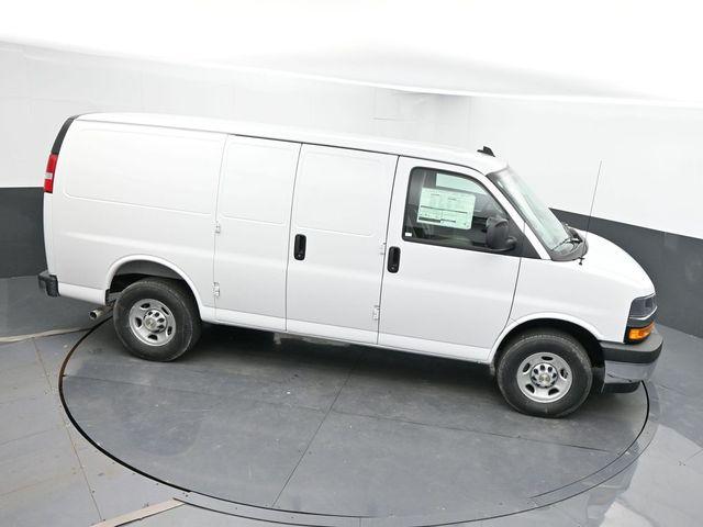 2026 Chevrolet Express Cargo Van 2500 Regular Wheelbase, WT, RWD