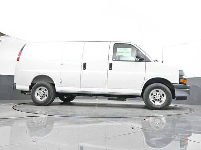 2026 Chevrolet Express Cargo Van 2500 Regular Wheelbase, WT, RWD