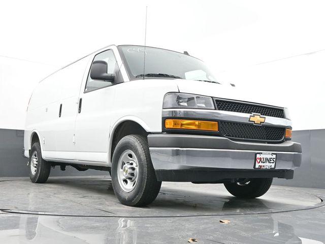 2026 Chevrolet Express Cargo Van 2500 Regular Wheelbase, WT, RWD