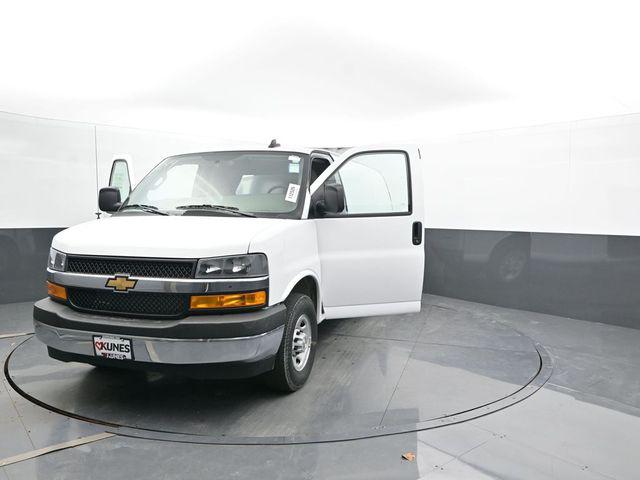2026 Chevrolet Express Cargo Van 2500 Regular Wheelbase, WT, RWD