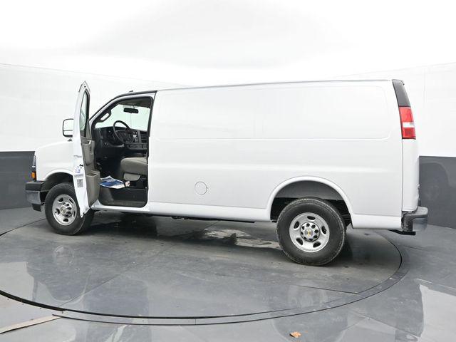 2026 Chevrolet Express Cargo Van 2500 Regular Wheelbase, WT, RWD