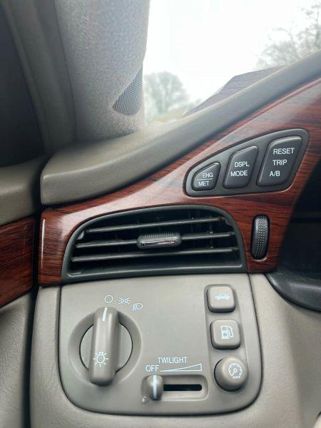 2001 Cadillac DeVille Standard w/W20
