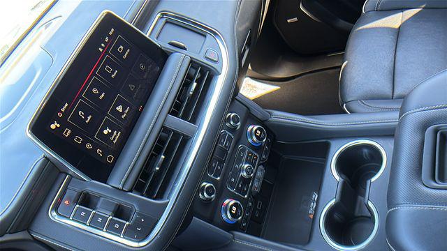 2024 GMC Yukon XL 4WD SLT