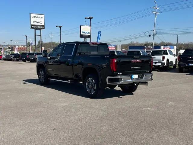 2025 GMC Sierra 2500HD 4WD Crew Cab Standard Bed SLT