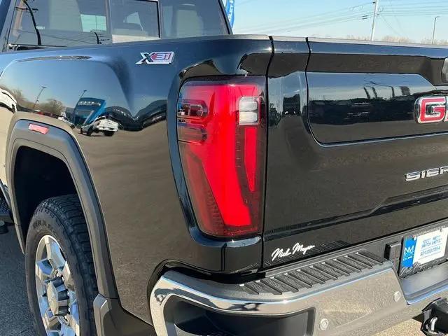 2025 GMC Sierra 2500HD 4WD Crew Cab Standard Bed SLT