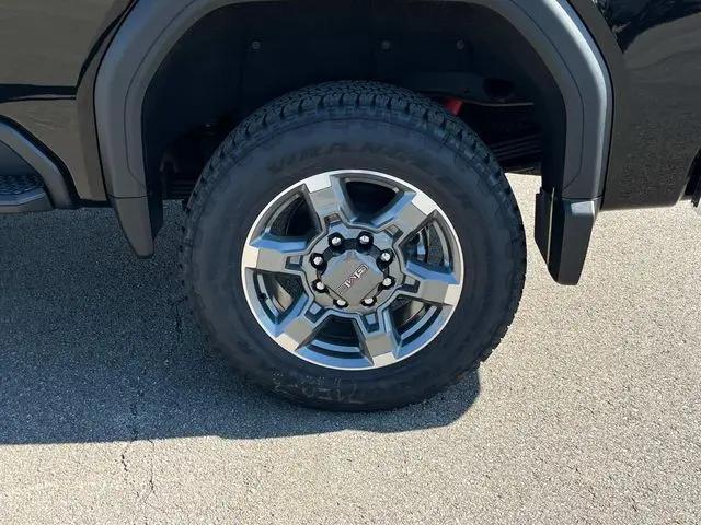2025 GMC Sierra 2500HD 4WD Crew Cab Standard Bed SLT