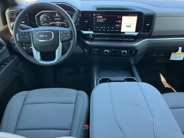 2025 GMC Sierra 2500HD 4WD Crew Cab Standard Bed SLT